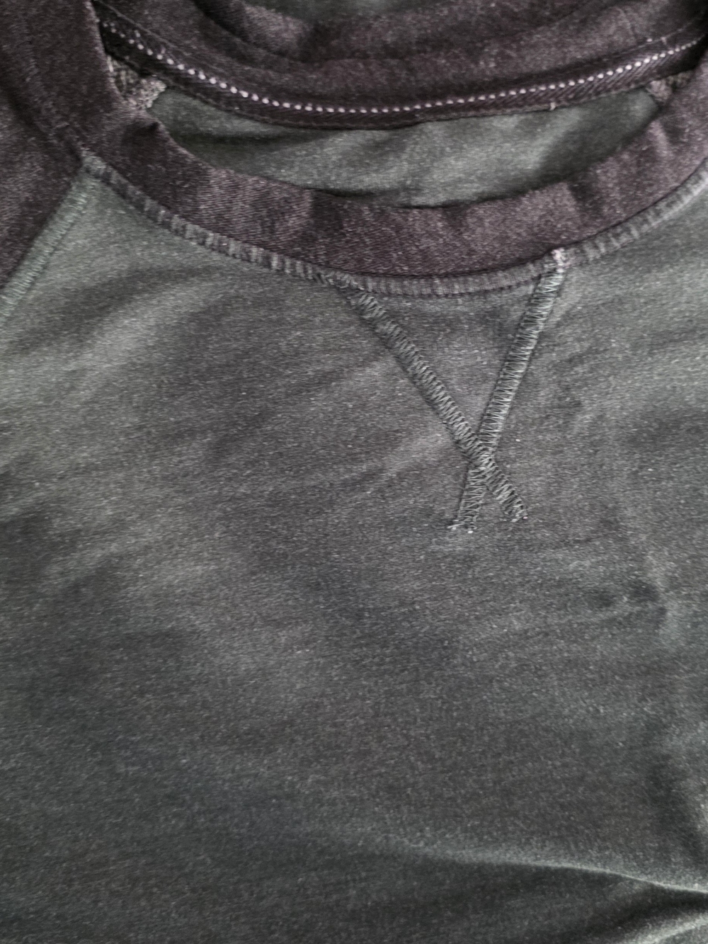 Orvis Men's Crewneck Sweatshirt in Black